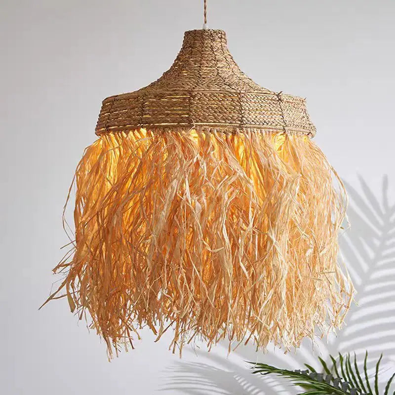 Lustre en raphia à longues franges ondulées