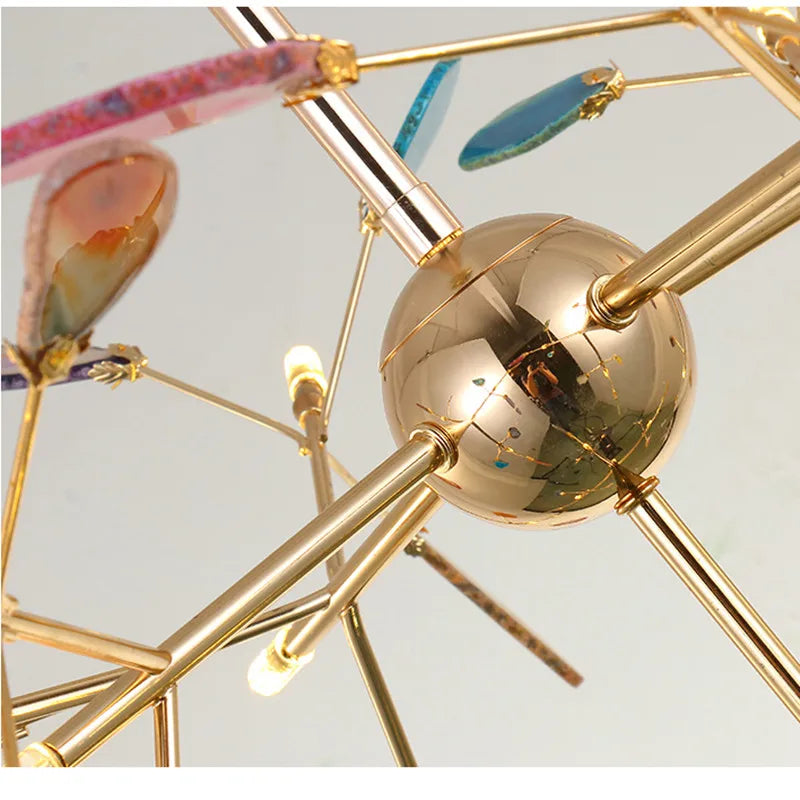 Tige réglable et petites ampoules G4 ou G9 discrètes