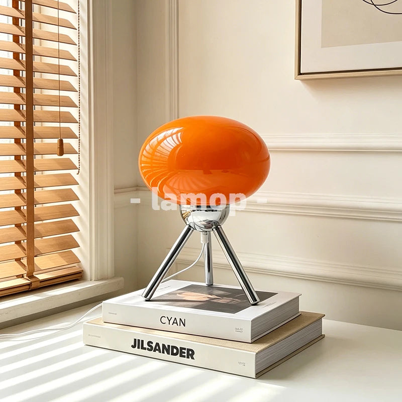 Lampe de chevet ovale en verre orange sur trépied chromé, 27 cm