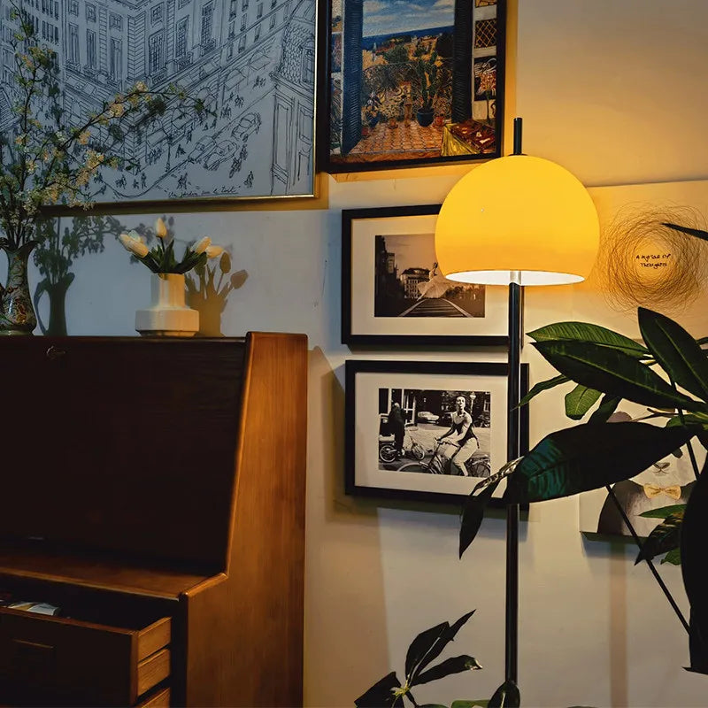 Lampadaire dôme en verre orange, tige chromée, style années 70