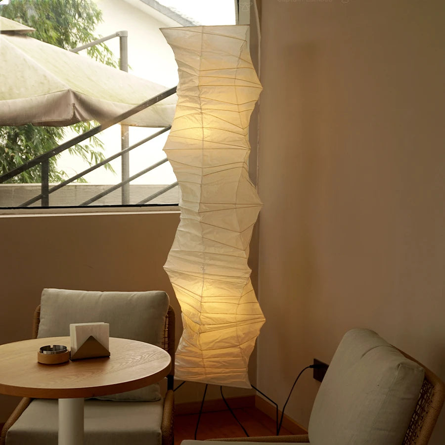 Une lumière sculpturale pour salon zen et grands espaces