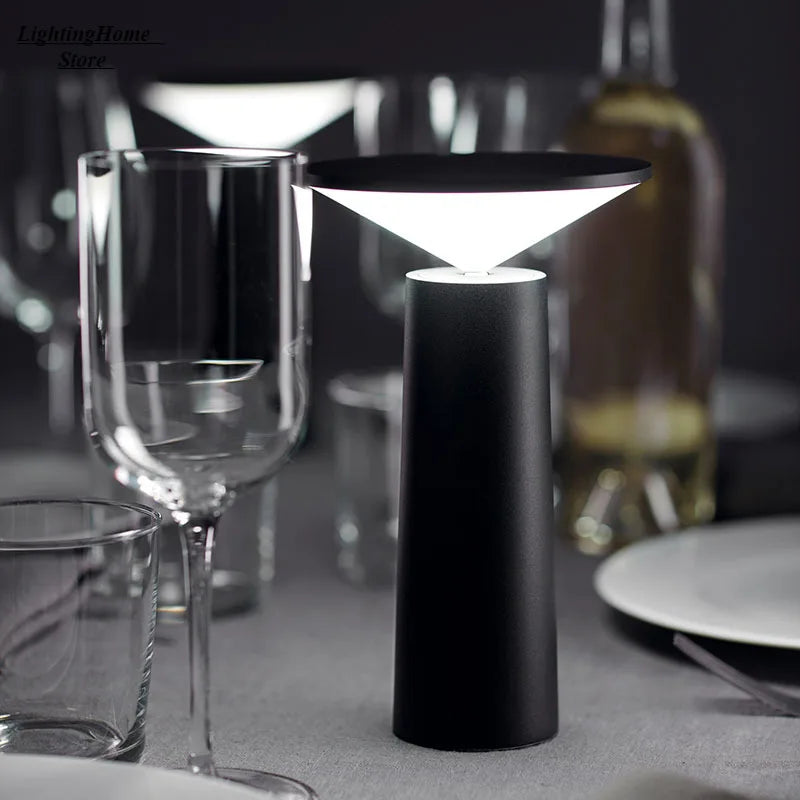 Lampe de table sans fil à tête conique orientable, noire ou blanche