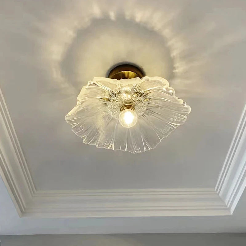 Des fleurs de verre pour la chambre d'enfant