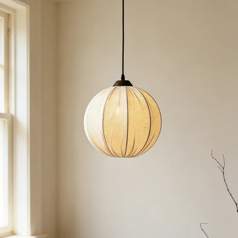 Suspension boule en tissu froissé, Ø 35 ou 40 cm, ampoule LED fournie