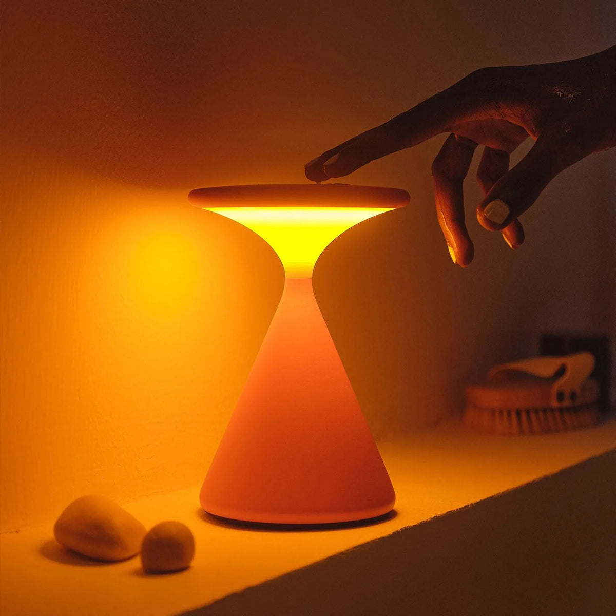 Lampe portable sans fil en forme de sablier, aluminium, 16 cm