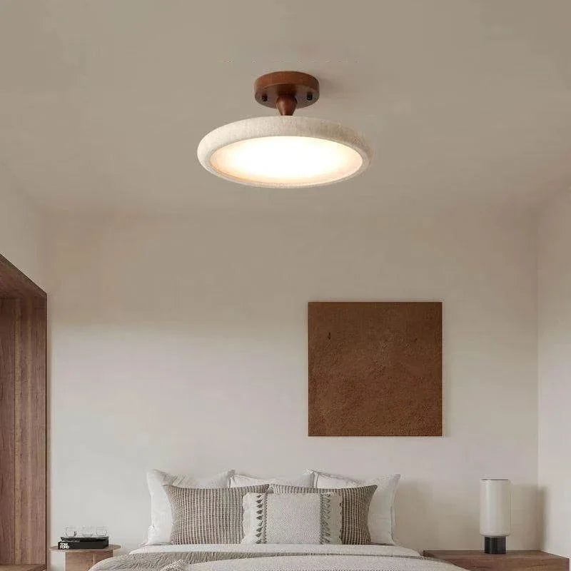 Plafonnier en travertin et bois sur tige, Ø 30 ou 40 cm, LED chaude