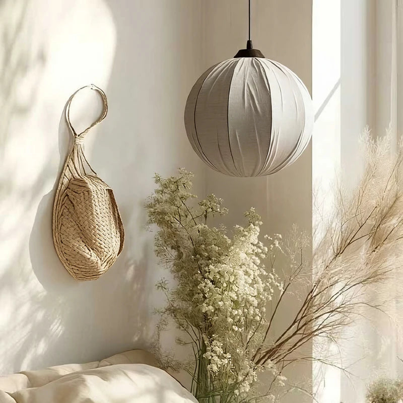 Suspension boule en tissu froissé, Ø 35 ou 40 cm, ampoule LED fournie