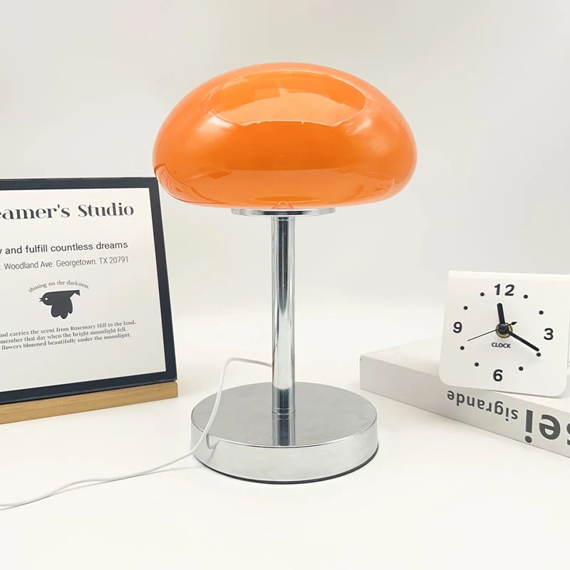 Lampe champignon au large dôme de verre ovale
