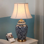 Grande lampe en céramique, porcelaine bleue ou céramique mate