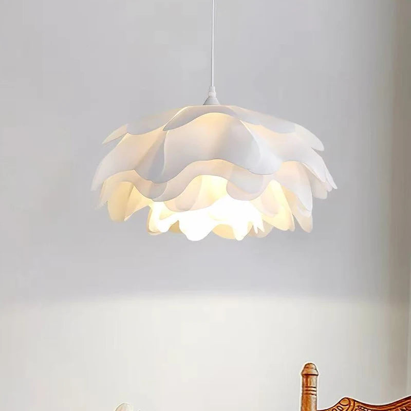 Suspension lotus à larges pétales blancs, Ø 40 à 60 cm, LED fournie
