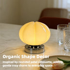 Lampe citrouille en verre côtelé sur socle chromé, USB-C, 14 cm