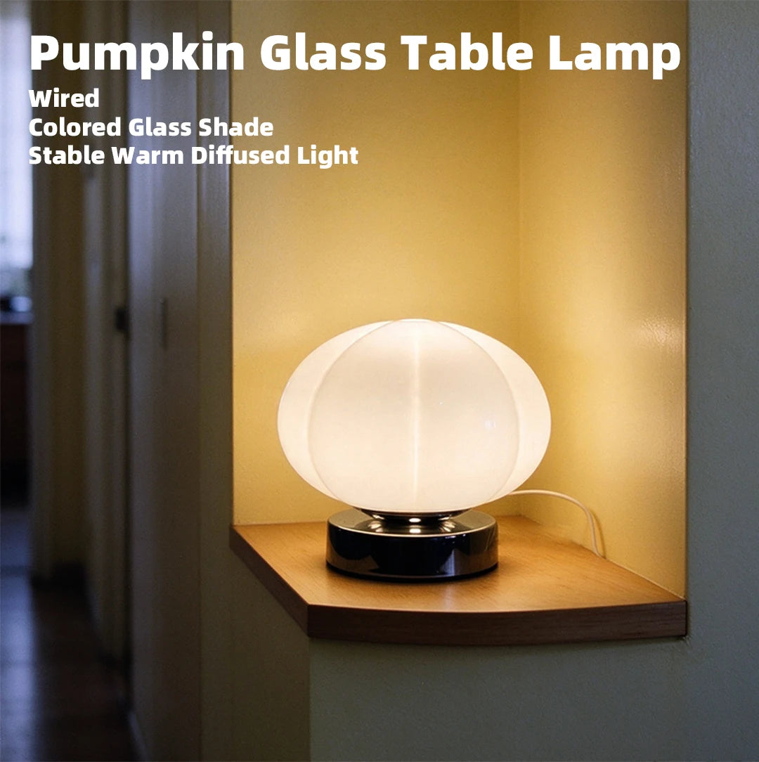 Lampe citrouille en verre côtelé sur socle chromé, USB-C, 14 cm
