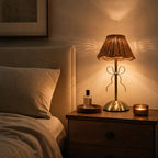 Lampe de chevet sans fil en rotin, nœud doré et abat-jour festonné