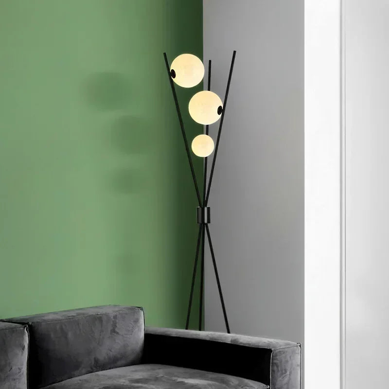 Lampadaire trépied à trois lunes imprimées en 3D, structure noire