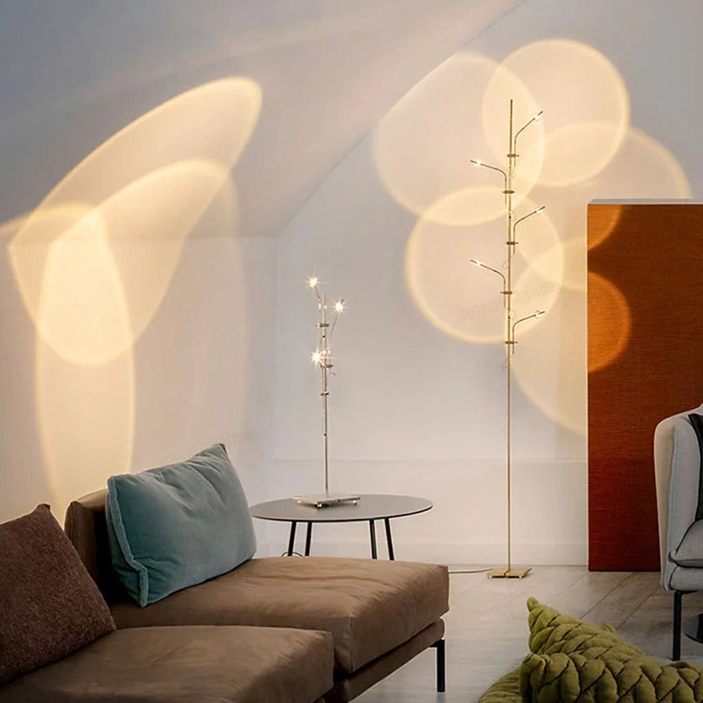 Lampadaire LED à têtes orientables projetant des halos de lumière