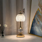 Lampe de chevet sans fil, dôme en acrylique taillé et pied doré