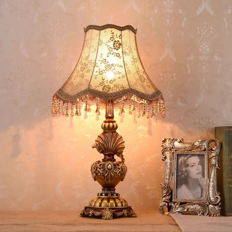 Lampe de chevet baroque en résine à coquille, abat-jour jacquard doré
