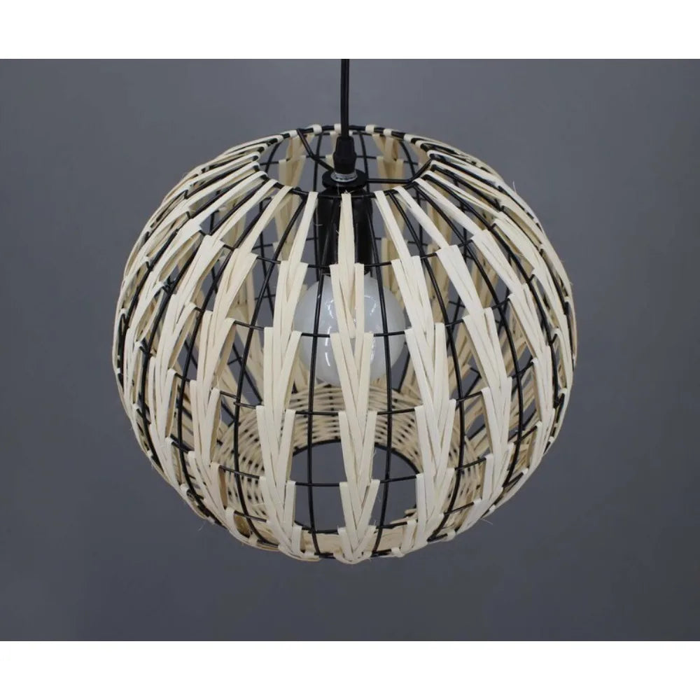Suspension boule en lamelles d'osier sur armature noire, Ø 30 cm