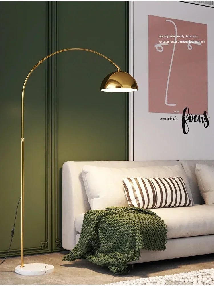 Or / Warm light / Prise européenne 100 V-240 V type C.