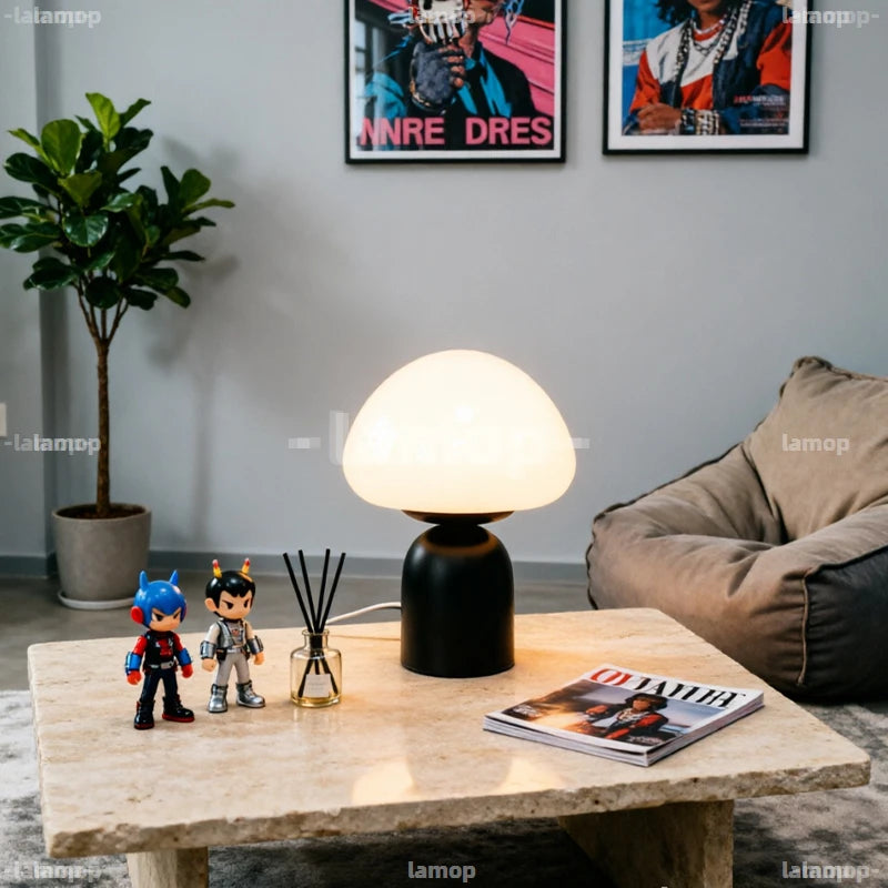 Lampe champignon en verre coloré sur pied cloche noir, câble USB