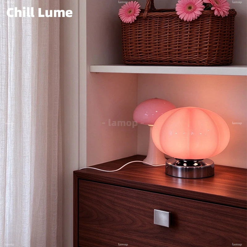 Lampe citrouille en verre côtelé sur socle chromé, USB-C, 14 cm