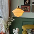 Plafonnier en verre opalin blanc sur tige dorée, style rétro