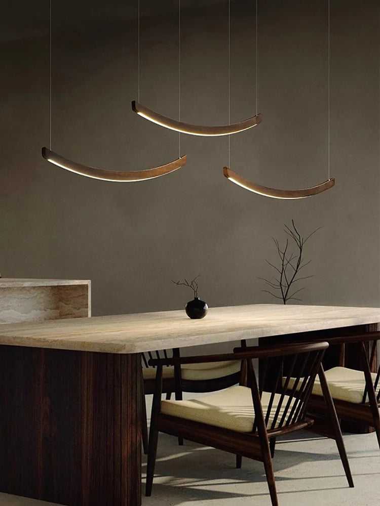 Suspension en bois aux arcs courbés et LED