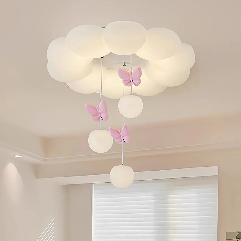 Lustre nuage lumineux à papillons roses pour fille