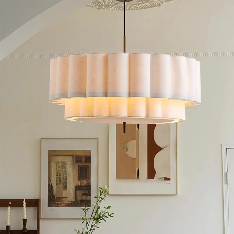 Lustre en tissu festonné à double couronne de toile