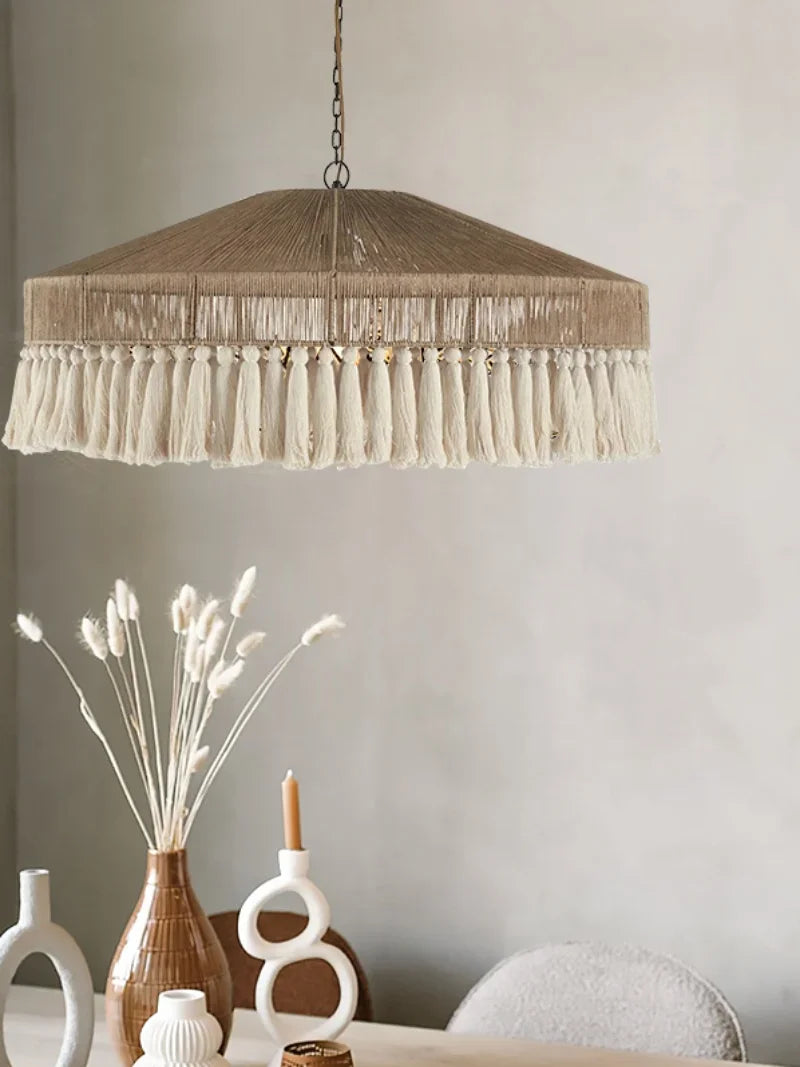 Suspension bohème à franges de coton et cône en corde de chanvre