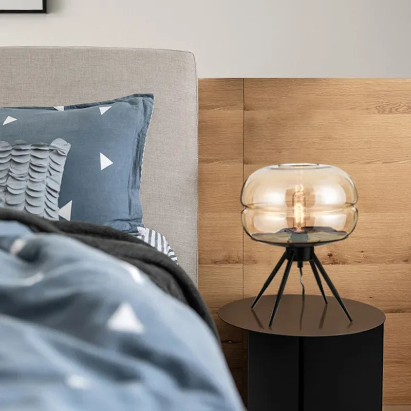 Lampe à poser en verre fumé ou cognac sur piétement noir, 37 cm