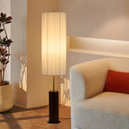 Lampadaire abat-jour plissé blanc sur fût effet bois, 130 cm