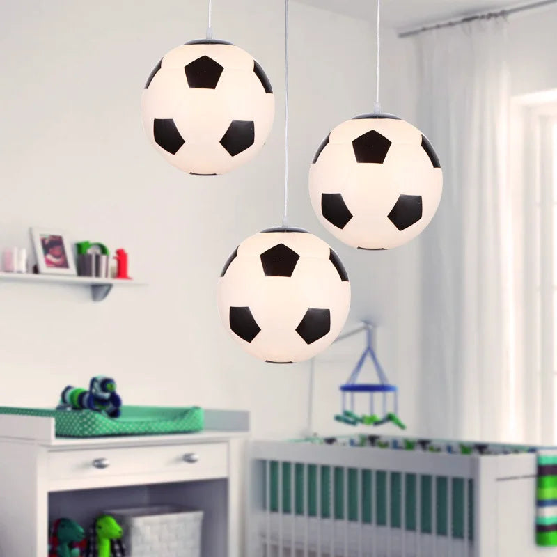 Suspension ballon de foot ou de basket en verre, chambre d'enfant