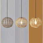 Suspension boule en lamelles d'osier sur armature noire, Ø 30 cm