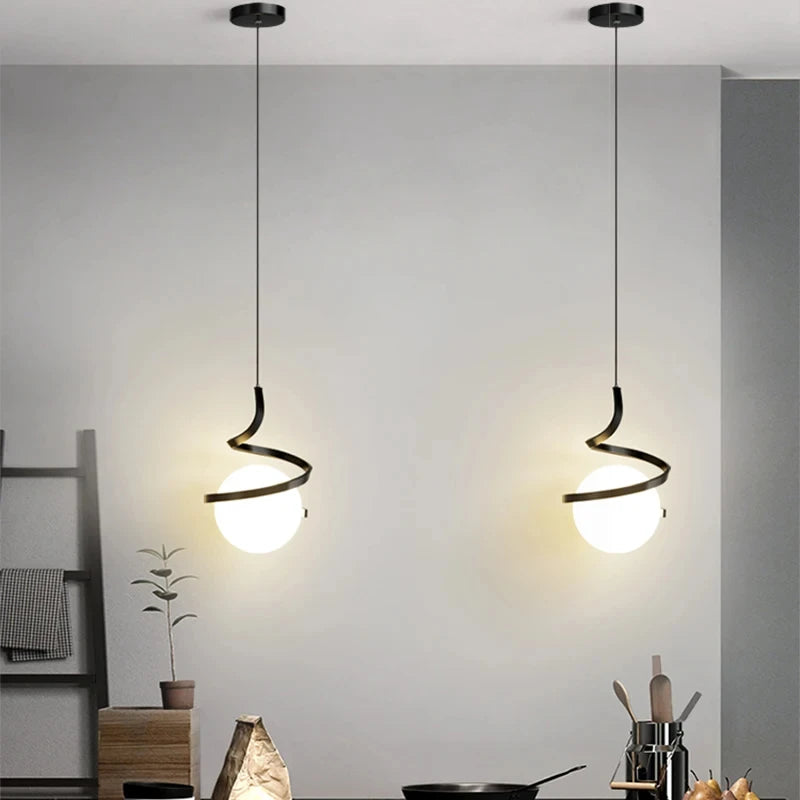 Suspension spirale et globe opalin Ø 18 cm, blanc, doré ou noir