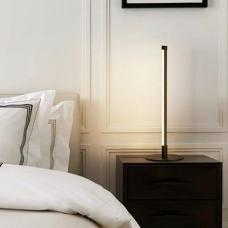 Lampadaire LED barre verticale 150 cm, version lampe à poser 46 cm