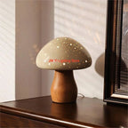 Lampe champignon en céramique ajourée et pied en bois, 23 cm