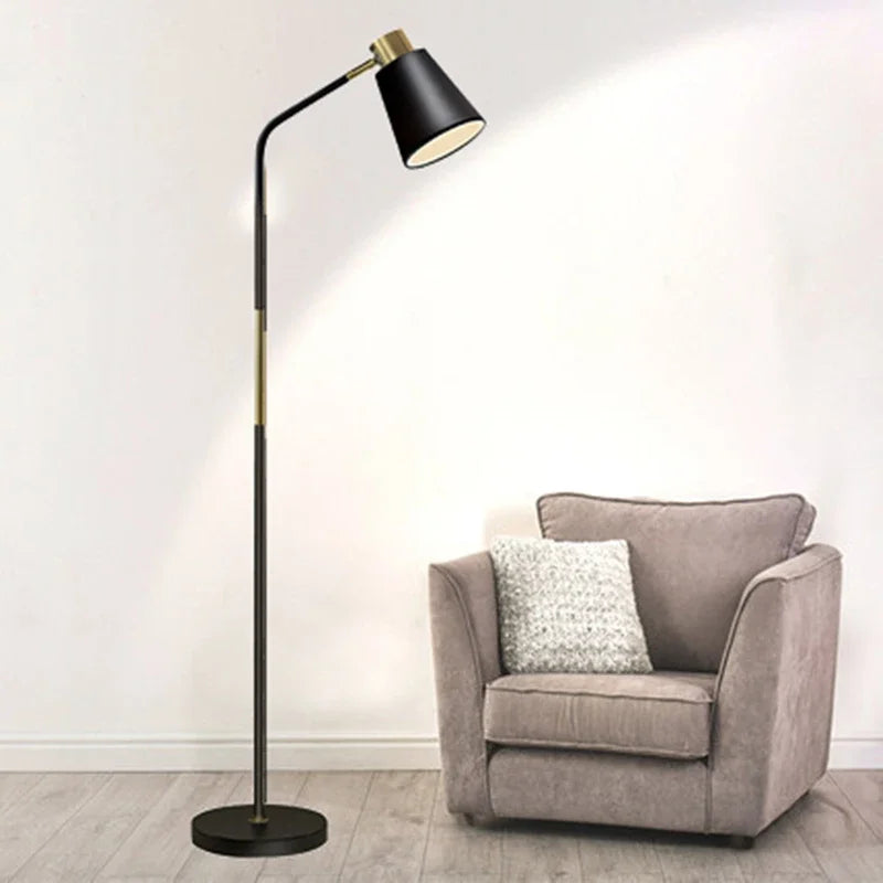 Lampadaire liseuse à tête orientable et finitions dorées, 3 coloris
