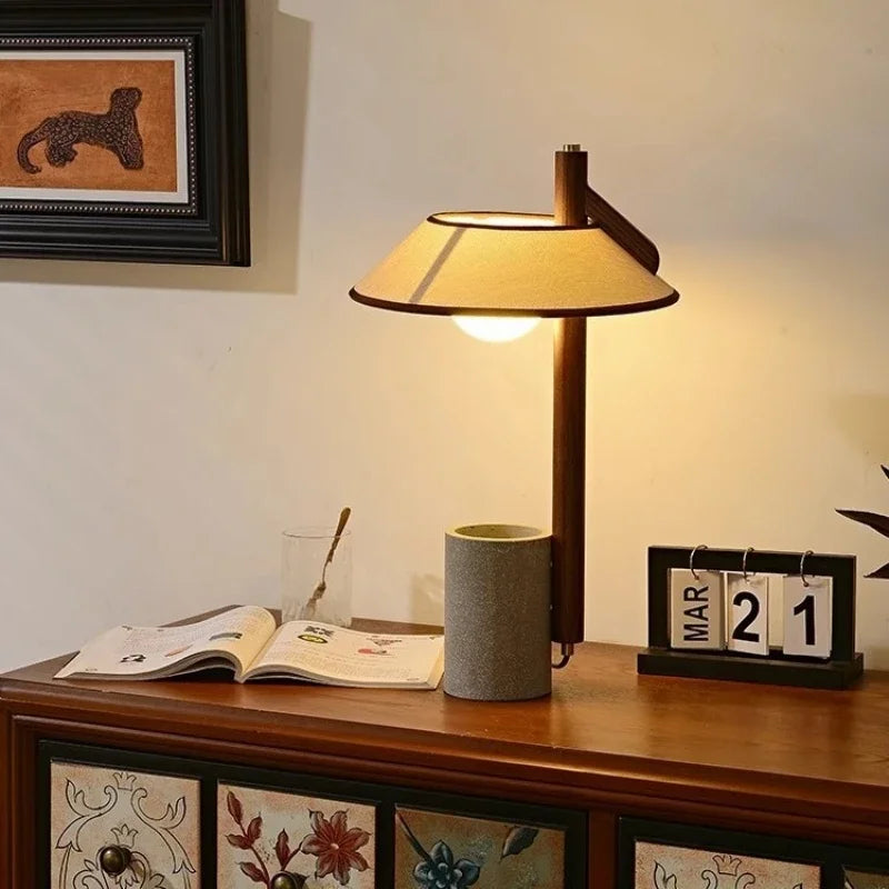 Une lampe de bureau scandinave et pratique