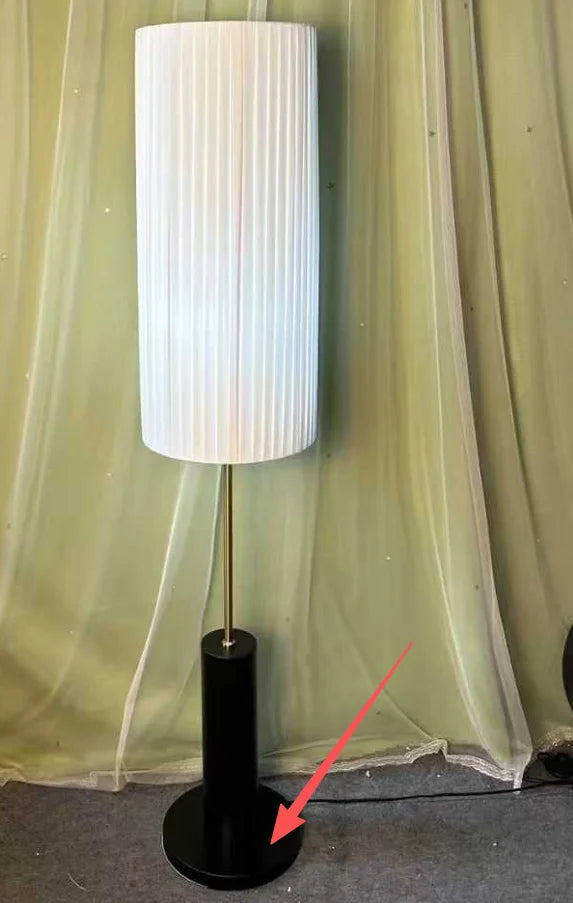 Lampadaire abat-jour plissé blanc sur fût effet bois, 130 cm