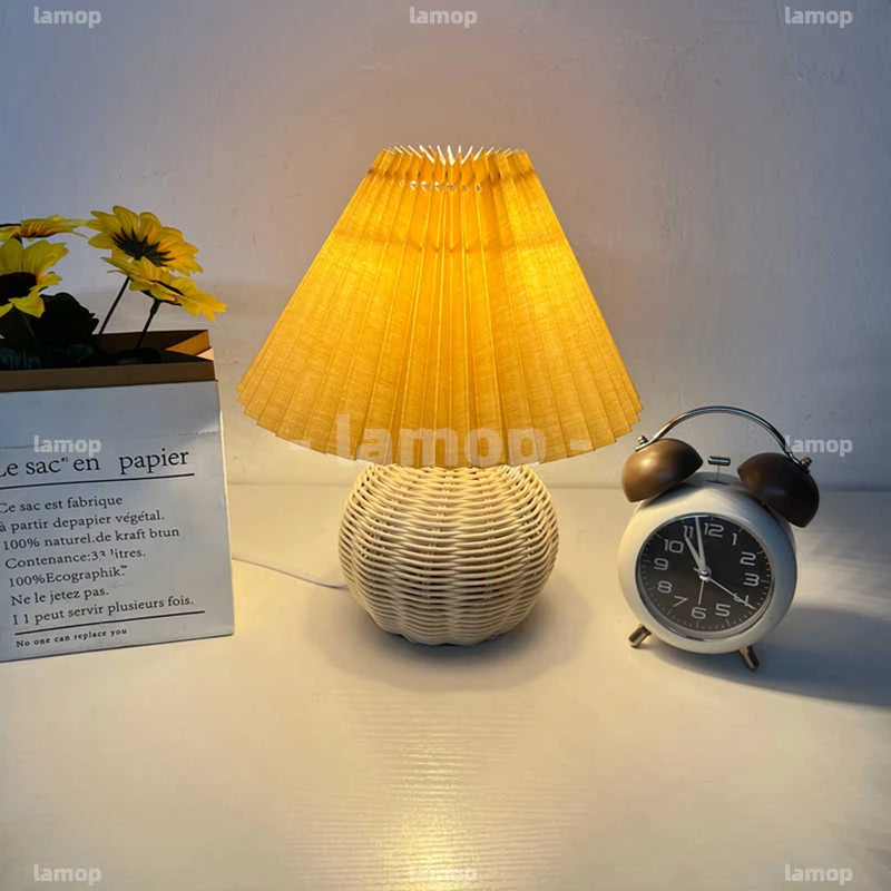 Lampe de chevet plissée sur boule en rotin, huit abat-jour au choix