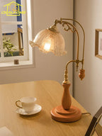Lampe de bureau rétro col de cygne doré, pied en bois et verre E27