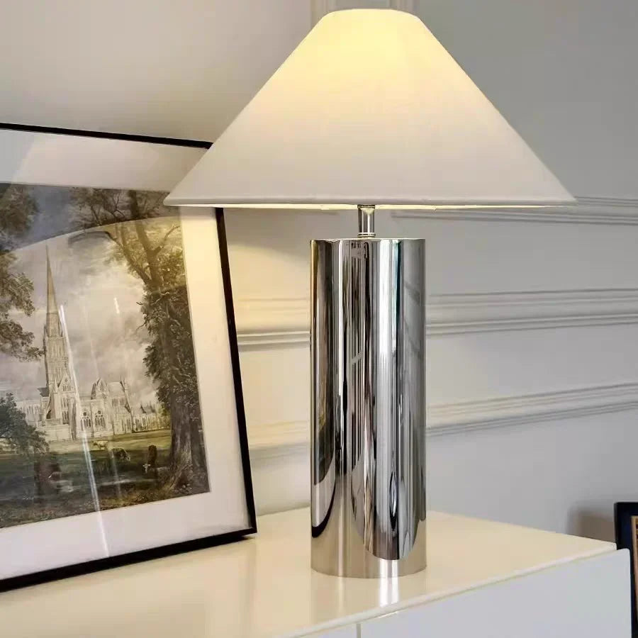 Lampadaire fût chromé et abat-jour conique en tissu blanc, 146 cm