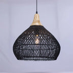 Suspension en rotin noir ou beige coiffée de bois, onze modèles