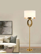 Lampadaire doré à anneau ovale ajouré et abat-jour tambour, 165 cm