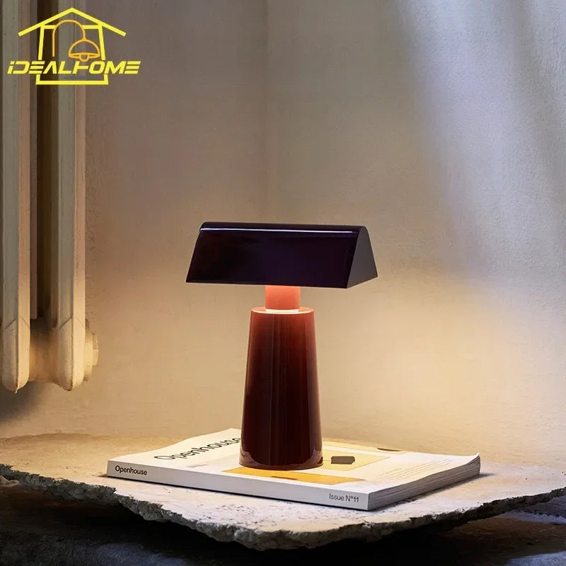 Lampe de table sans fil à abat-jour en toit, bordeaux ou blanche