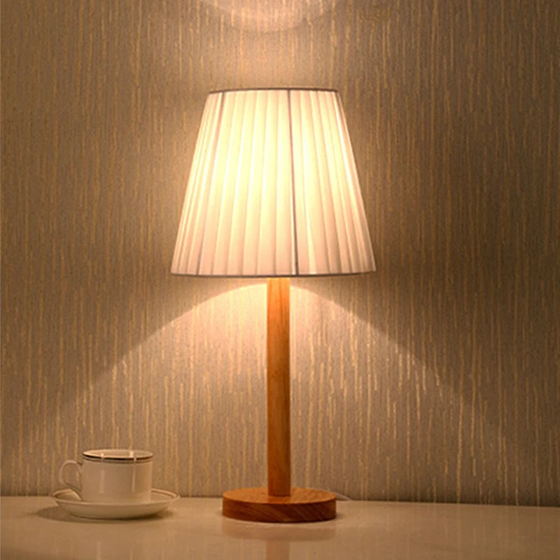 Lampe de chevet abat-jour tissu sur pied en bois, câble USB