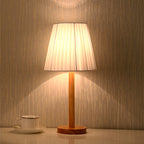 Lampe de chevet abat-jour tissu sur pied en bois, câble USB