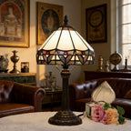 Petite lampe de chevet Tiffany en vitrail blanc, frise de feuilles