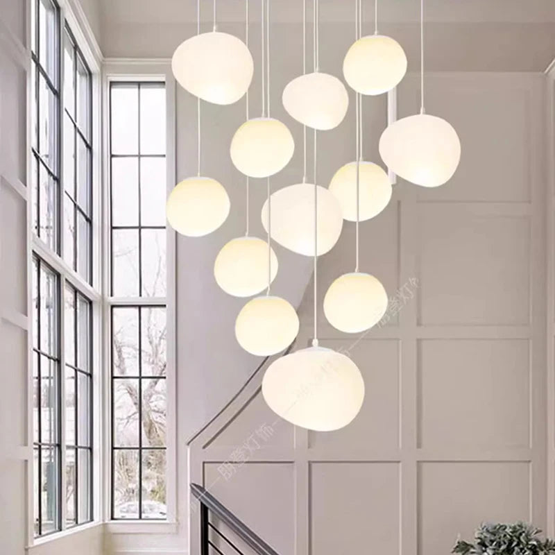 Suspension cascade de globes blancs, de 3 à 25 lumières LED